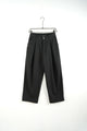 Pantalone elegante con bottone