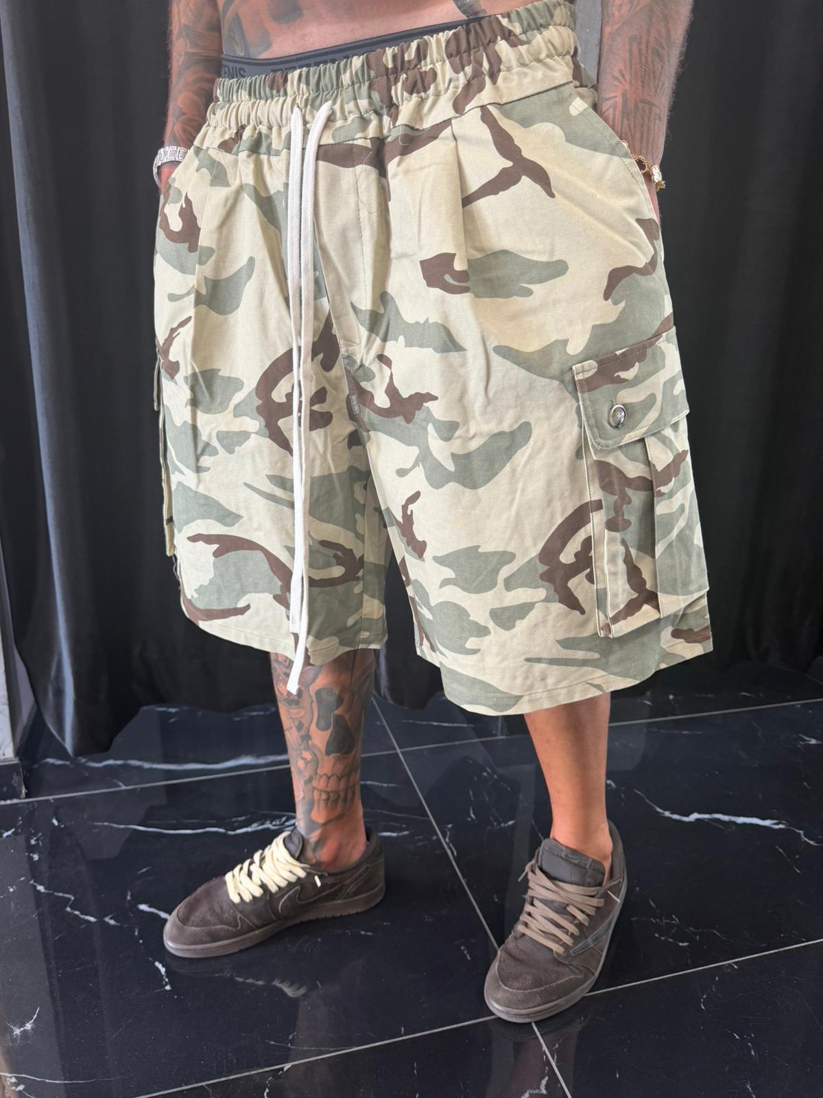 Pantaloncino militare cargo con tasche