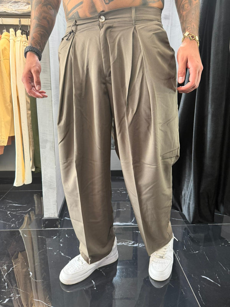 Pantalone elegante con bottone