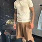 Pantaloncino elegante marrone con bottone